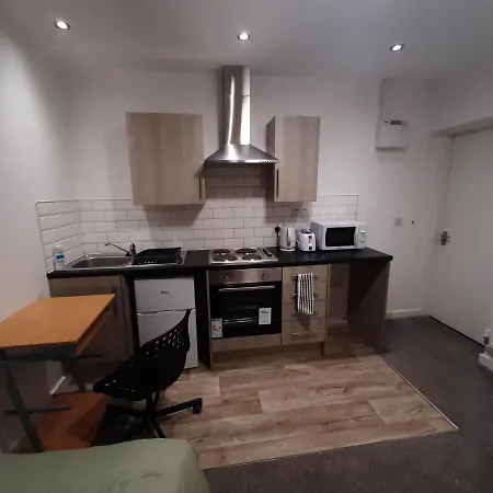 Exclusive Self-contained Flat In 아파트