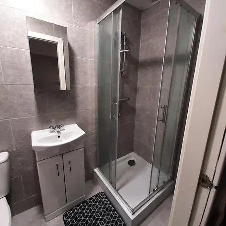 Exclusive Self-contained Flat In Apartment