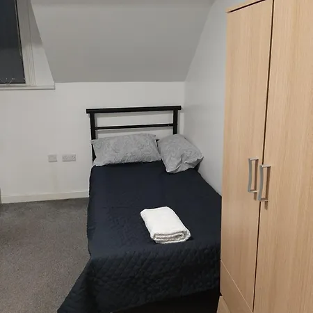 Exclusive Self-contained Flat In 아파트 *