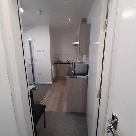 Exclusive Self-contained Flat In 아파트